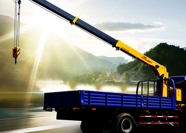 2120kg Durable heavy crane truck 5 ton Hydraulic Lifting / mobile telescoping boom crane